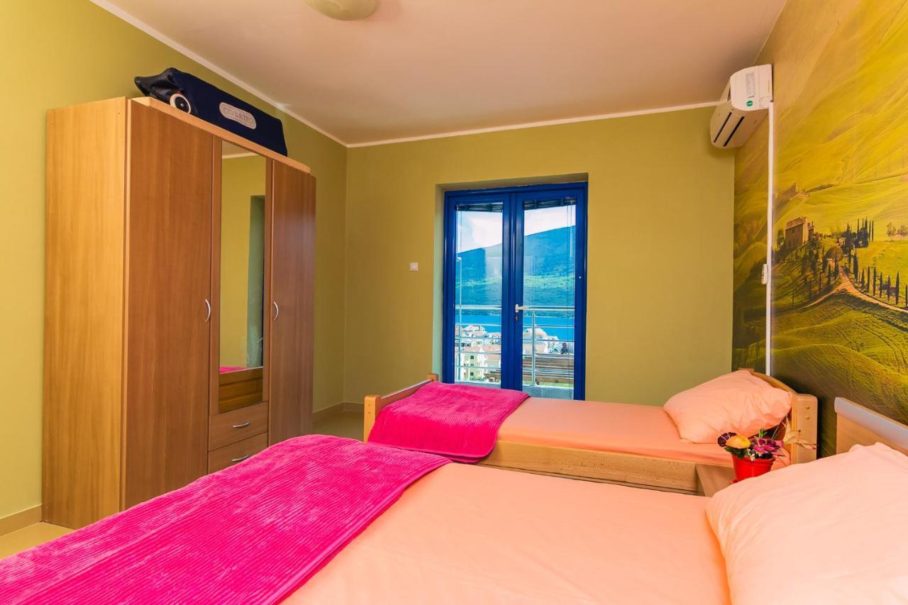 Villa Sea-N-Sun, 7 Bedrooms & Pool, Nearby Portonovi Marina. Ðenovići Exteriér fotografie