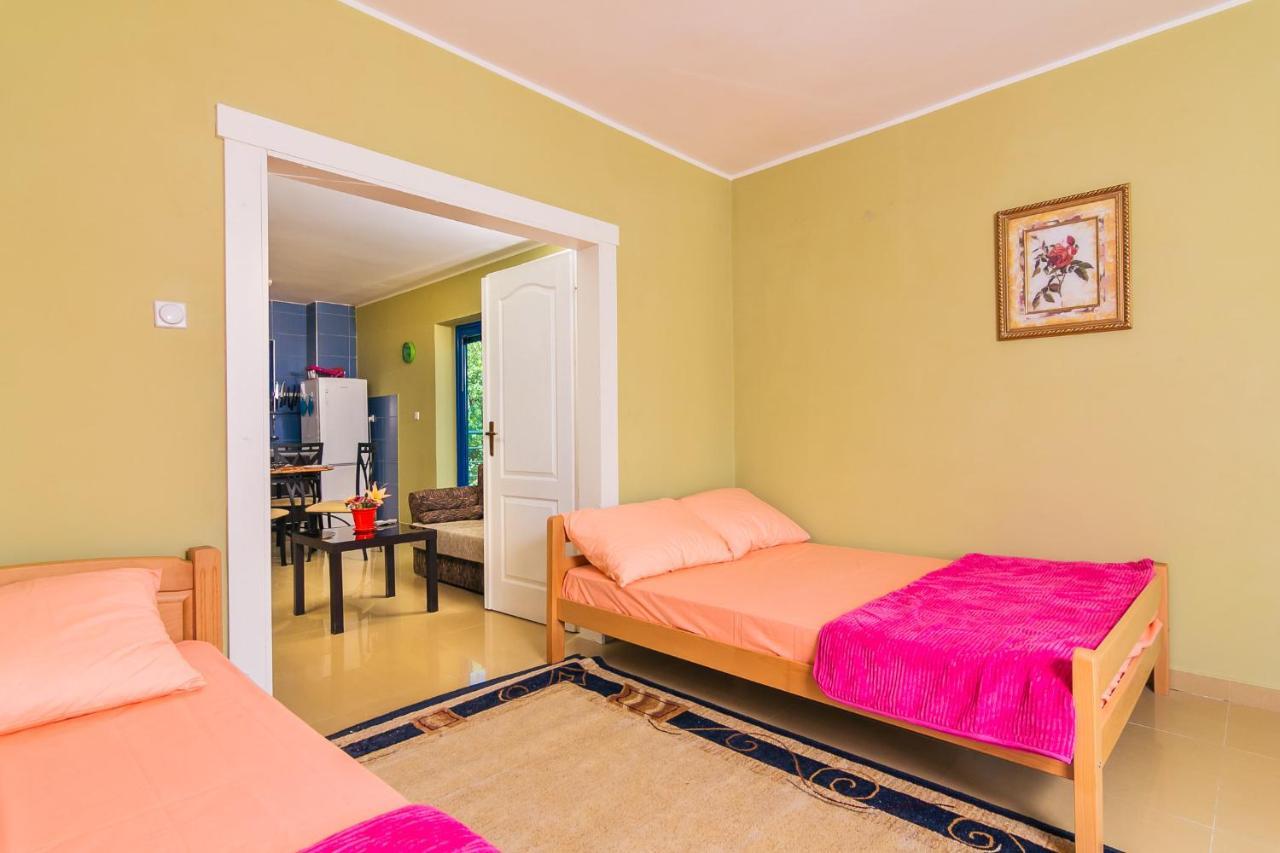 Villa Sea-N-Sun, 7 Bedrooms & Pool, Nearby Portonovi Marina. Ðenovići Exteriér fotografie